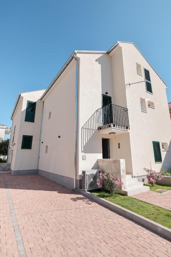 Apartments Mila Свети-Филип-и-Яков Экстерьер фото