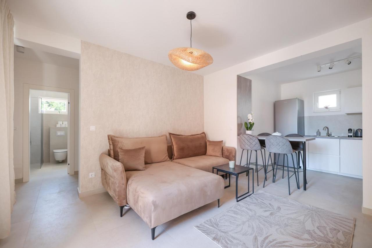 Apartments Mila Свети-Филип-и-Яков Экстерьер фото