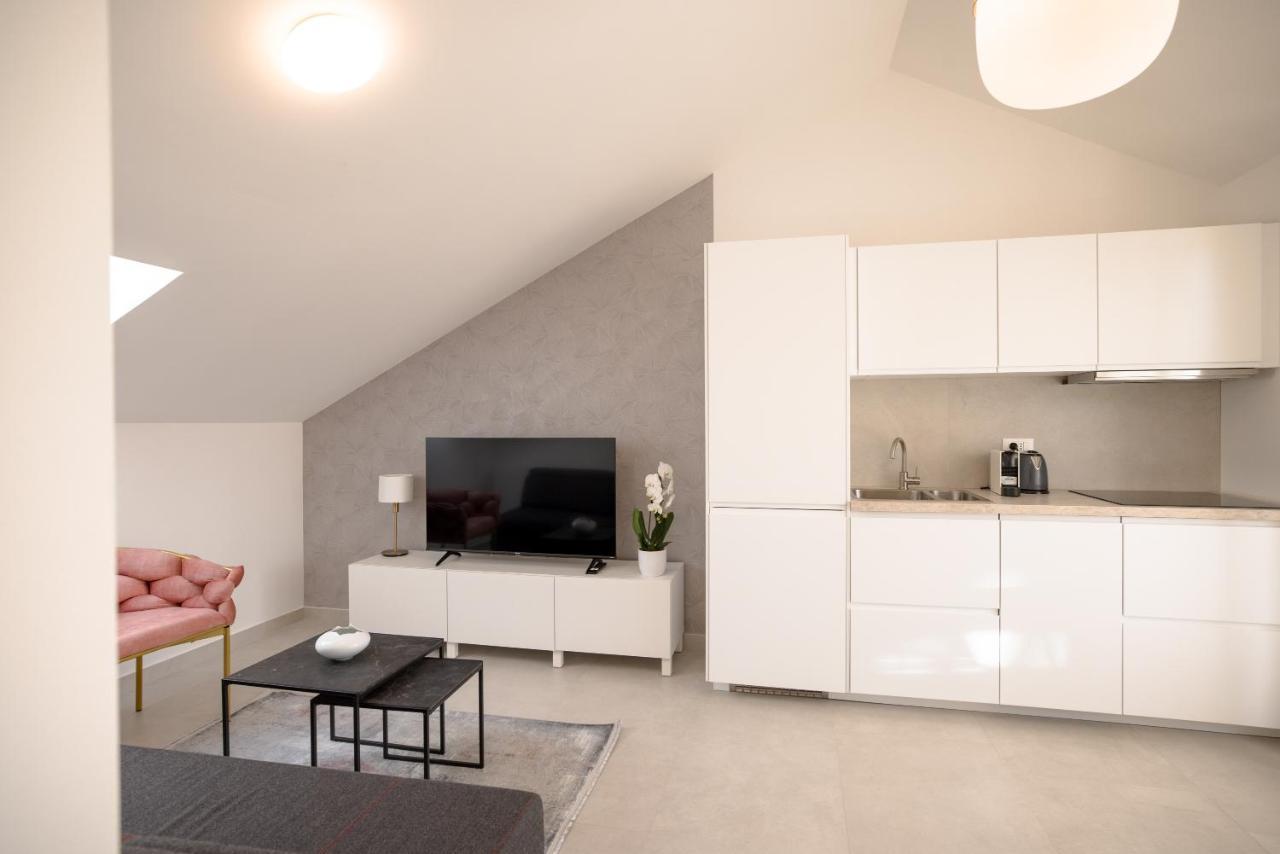 Apartments Mila Свети-Филип-и-Яков Экстерьер фото